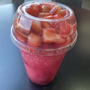 strawberry raspado