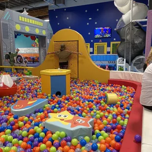 Ball pit