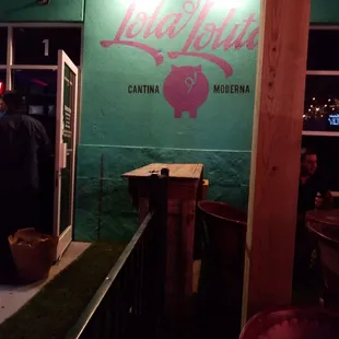 a view of the outside of a restaurant