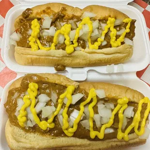 The original Coney Dog  (chili/raw onions / yellow Mustard)