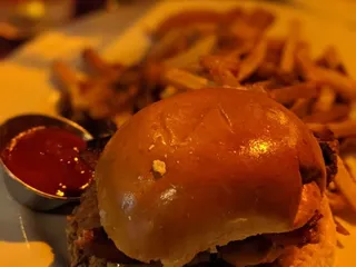 The Pub & The People