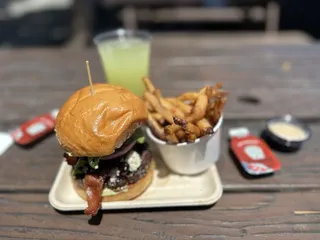 Scolari's Good Eats
