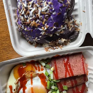 Ube cinnamon roll