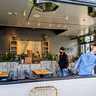 Avram Hornik himself setting up.