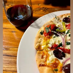 I had the Mediterranean GF flat bread, did not disappoint!