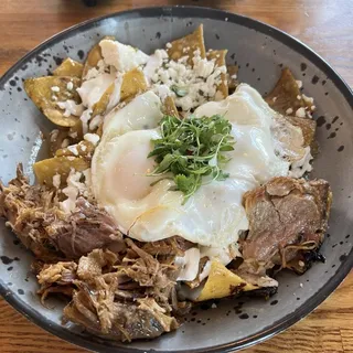 Chilaquiles Verdes con Carnitas