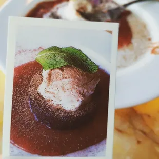 Flourless chocolate cake