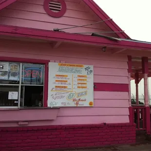 the outside of the restaurant