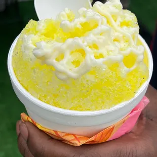 Pineapple shaved ice with sweet cream....yummy.