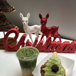 Loli Waffle matcha croffle &amp; Chamei Matcha mango matcha latte