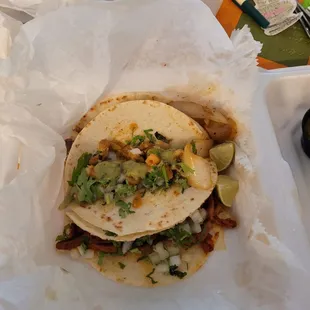 3 tacos and sauces to go!