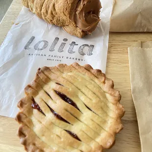 Pasta frola and the dulce de leche horn. Los dos ricos!