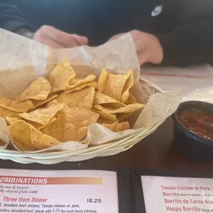 a basket of chips