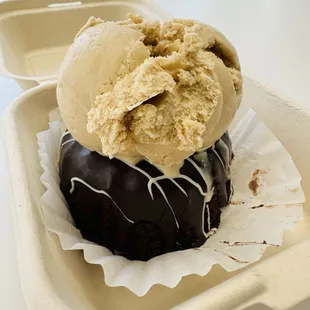 Mini bundt chocolate cake with espresso ice cream