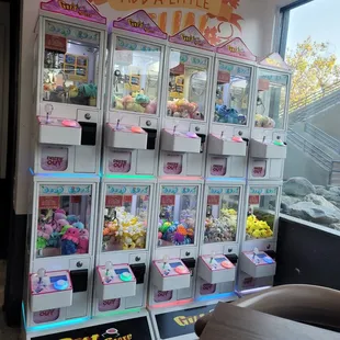 Waiting for my Strawberry and Mango Snows.