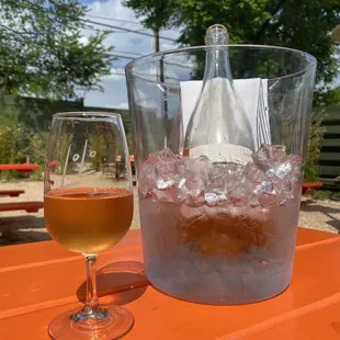 Their sparkling rosé was quite lovely.