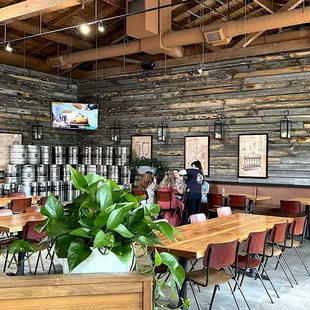 Dining room at Loma Brewing Co.