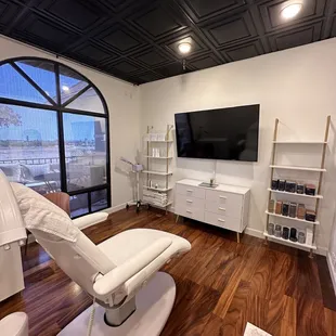 We offer HydraFacial.