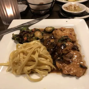 Chicken marsala. 5/5 for food. Cocktails taste inconsistent, we ordered the same drink twice and both tasted very different.