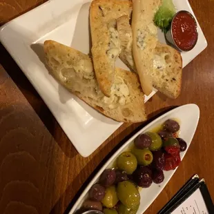 Olive plate and garlic bread apps were amazing