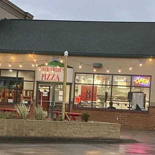 the outside of the restaurant
