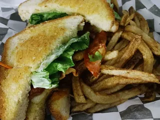 Triple Threat Sports Bar & Grill