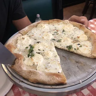White Ricotta Pizza (no tomato sauce)