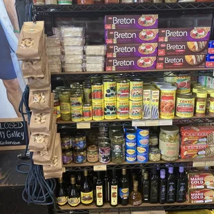 Limited Italian goods. No prices on items. ‍