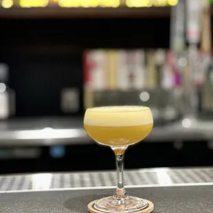 Passion fruit pisco sour