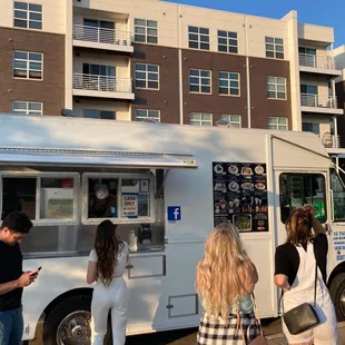 ramen and noodles, outside