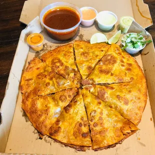 Pizza-Birria 
Tortilla de 12&quot;
