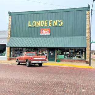 As your family-owned hardware store, we have what you need, whether it is special bolts, lawn and garden equipment, tools, or a new couch!