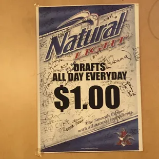 a sign on the door of a restaurant