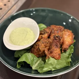 Salsa matcha wings