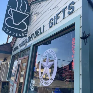 This is a gem of a place while driving on Hwy 395