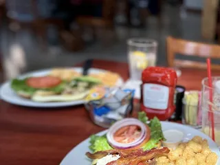 Benny’s Café Breakfast and Lunch