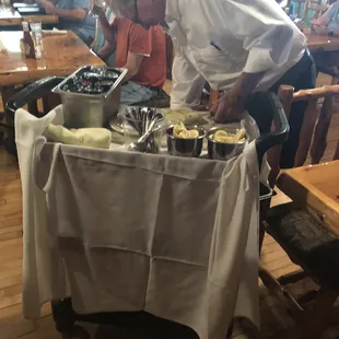 Here come the oysters!
