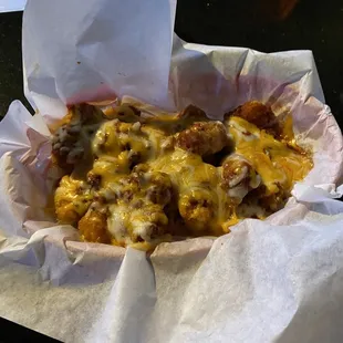 Tater Tots with chili Cheese