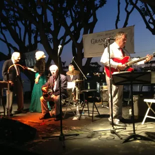 Several music acts played. This one played Jazz &amp; classic rock.