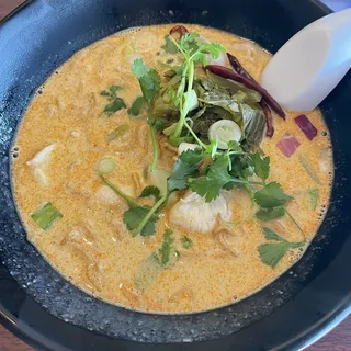 Khao Soi (Northern Style Thai Curry Noodle)