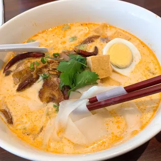 Thai Curry Noodle with Roasted Duck