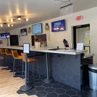 Knows everything about beer