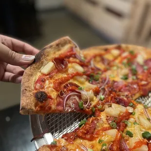 Pineapple pizza