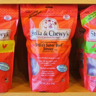 Stella &amp; Chewy's raw and freezed dried pet food has superior palatability! Cats and dogs love it!