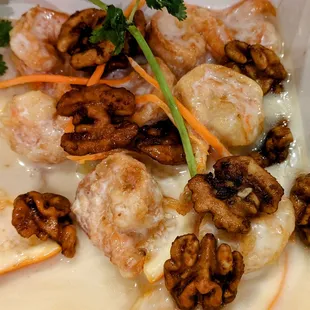 Honey walnut prawn
