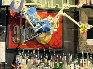 Knomad Bar