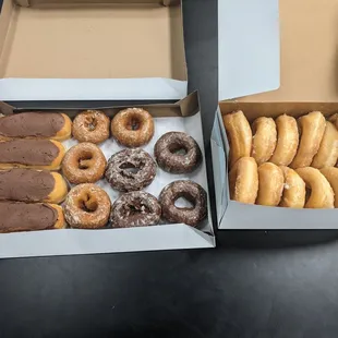 Assorted Long&apos;s Donuts
