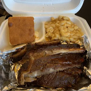 Rib Platter Macaroni And Cheese Small Cornbread