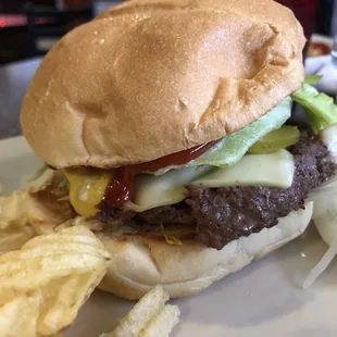Cheeseburger with pepper jack, California style