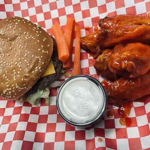 Cheese Burger &amp; 6 Wings Combo